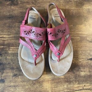 Earth Origins Women's Pink Leather Floral Thong Sandals